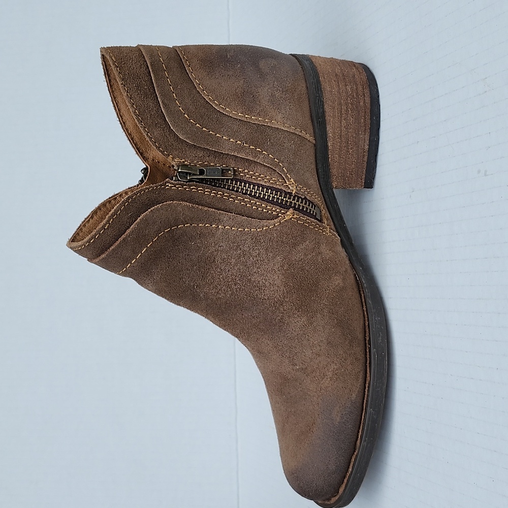 BORN MALTA ll SUEDE ANKLE BOOT - Picture 4 of 13